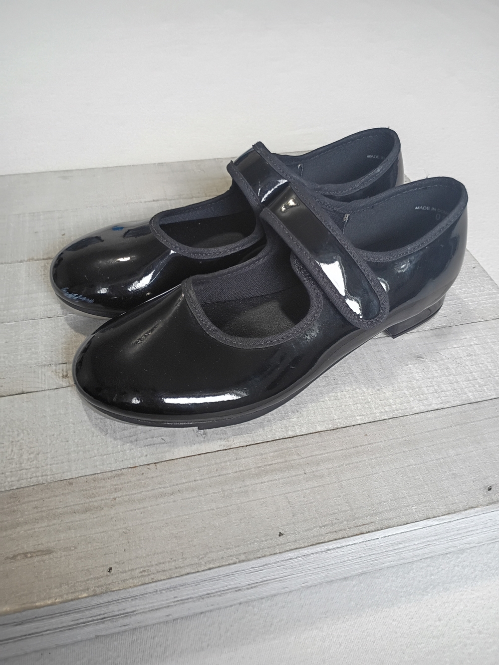 So Danca Girls 13.5 Black Glossy Mary Jane Tap Shoes Hook Loop Velcro Strap